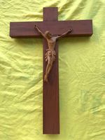 Ancien crucifix mural