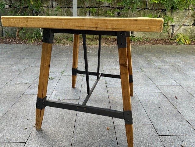 Tischset: Table with 3 chairs (2 sets available) – Gebraucht aus Dallenwil von ZD2019 2