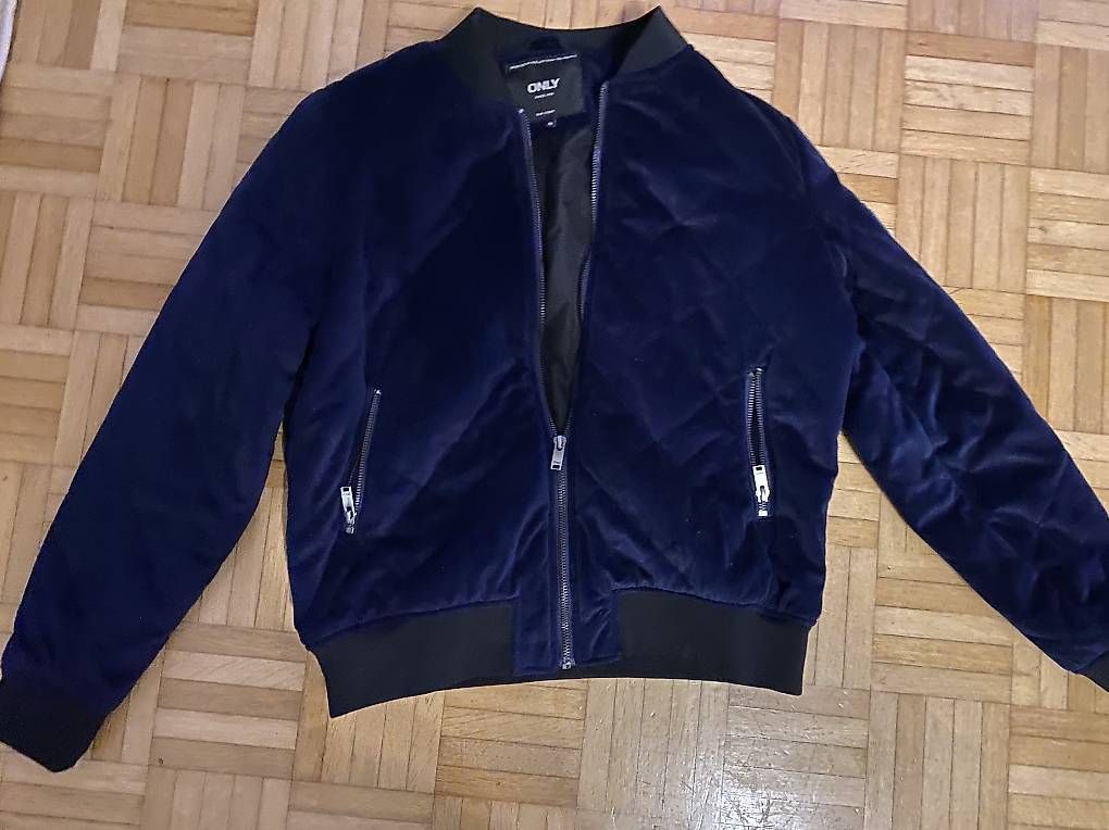 Only Giacche: Schönen blaue Jacke Grösse M – Usato da Emmen venduto da Aribini