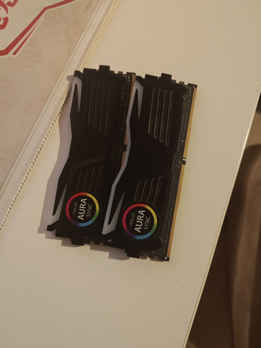 Memoria / RAM: 16GB DDR4 RAM Kit 3000MHz Aura Sync Black Module – Usato da Nürensdorf venduto da Santoryuu
