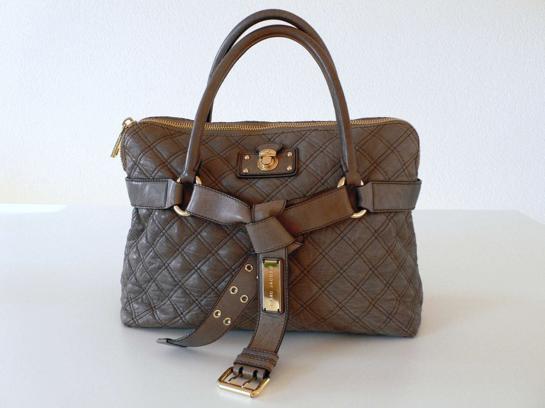 Marc Jacobs Borse da donna: Seltene Marc Jacobs Handtasche in Stepp-Optik neuwertig – Nuovo (secondo la descrizione) da Zürich venduto da dulceamargo