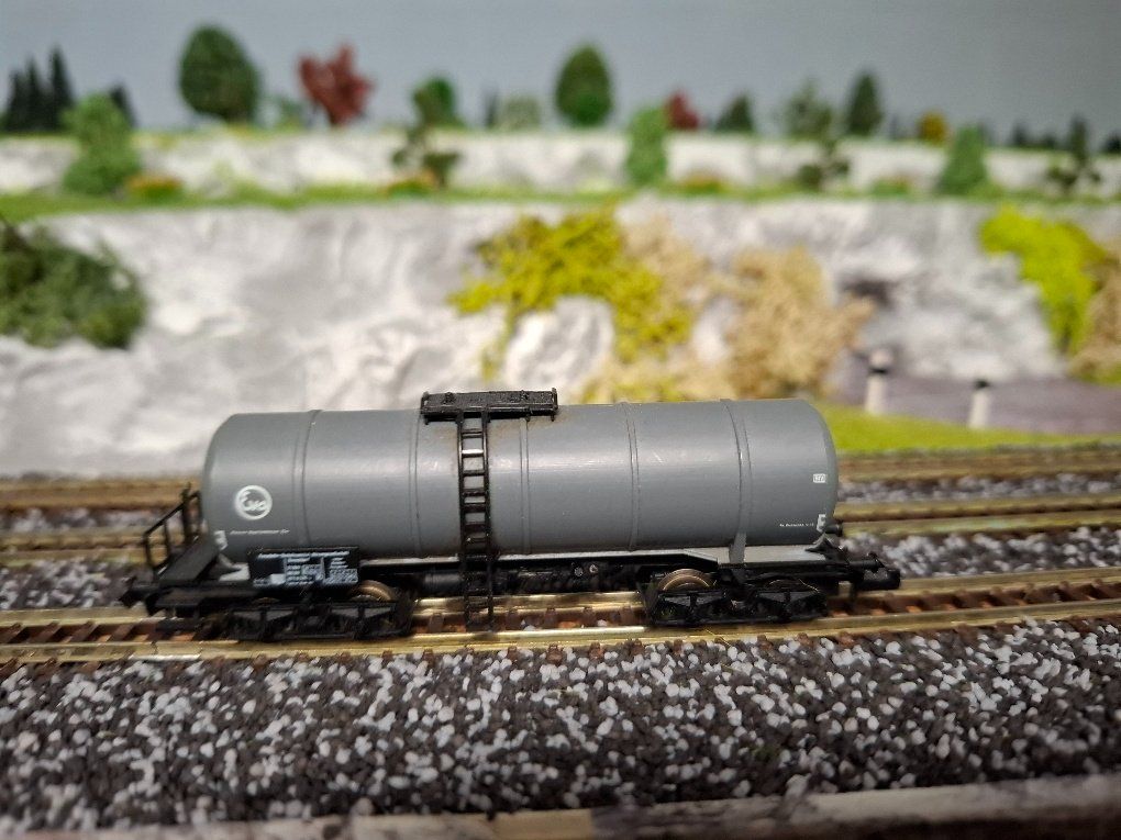 Fleischmann Modellini di ferrovie: Fleischmann Tankwagen 4-achs Spur N – Usato da Henau venduto da fag_lzx9