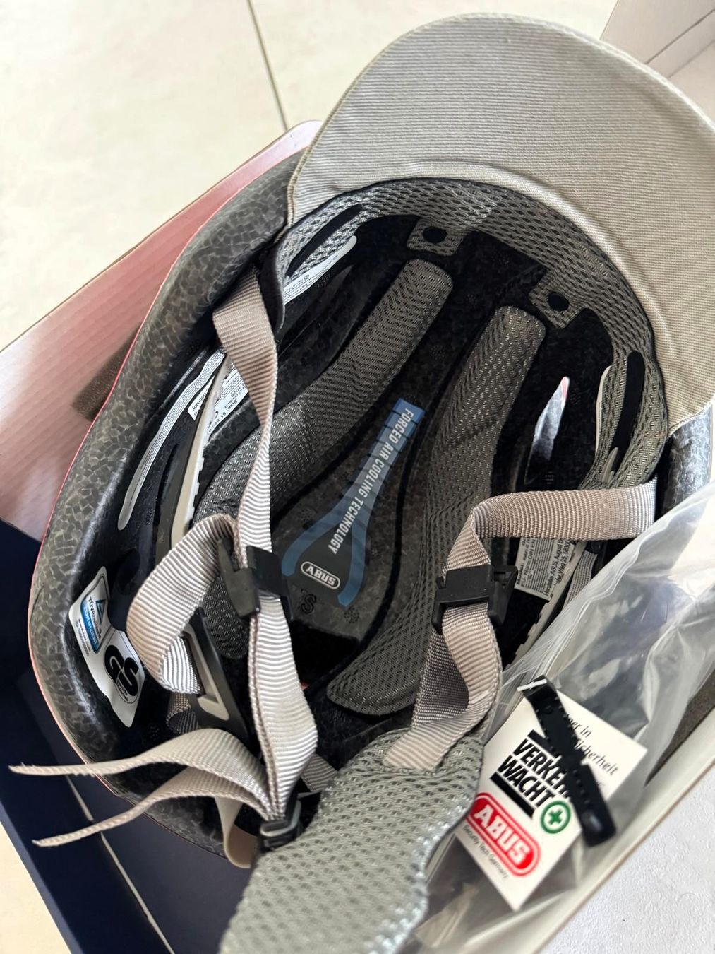 Abus Caschi: Neue Kinder Helm ABUS gr. S 51-55 – Nuovo e nell'imballaggio originale da Sempach venduto da sta_p662 3