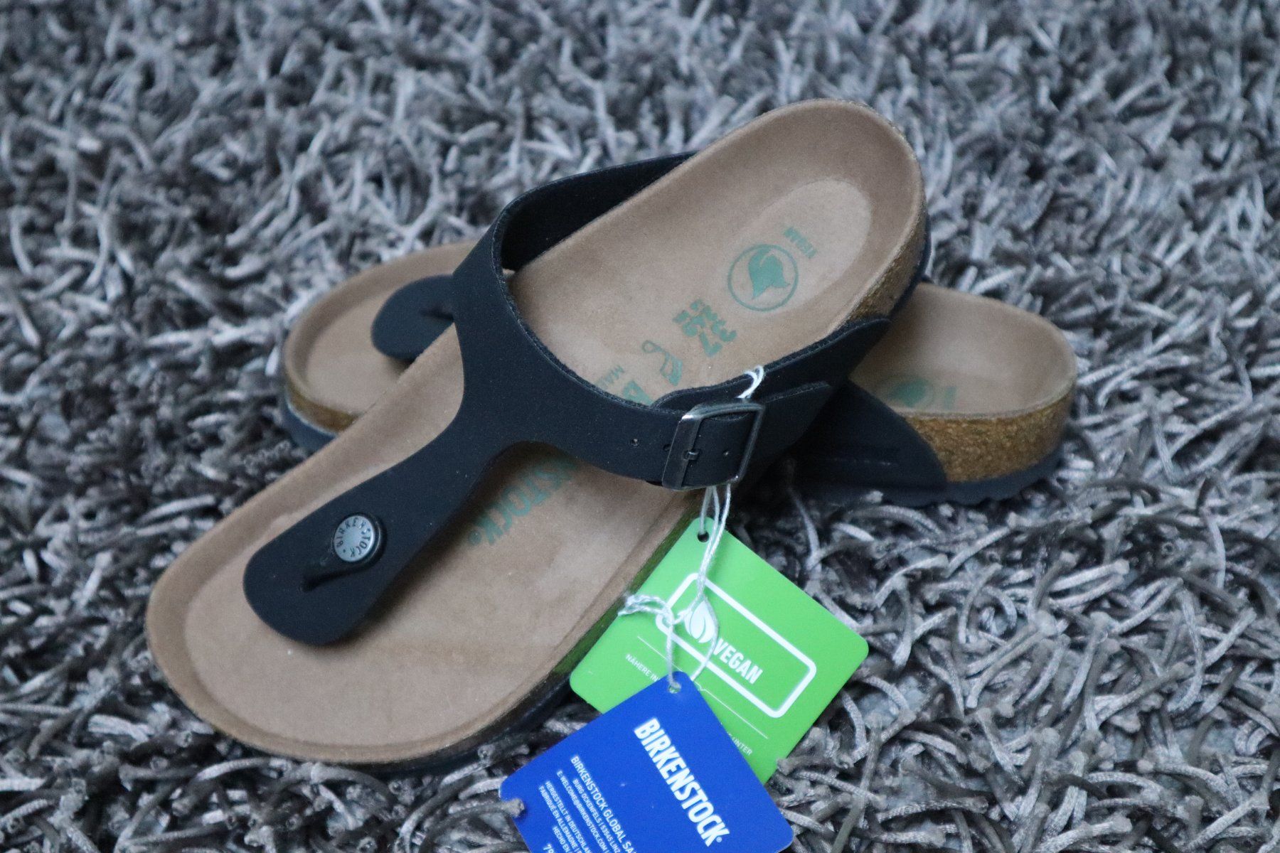 Birkenstock Herrenschuhe: Birkenstock, Gizeh, Gr. 37, schwarz, NEU – Neu und originalverpackt aus Wattwil von glueck 1