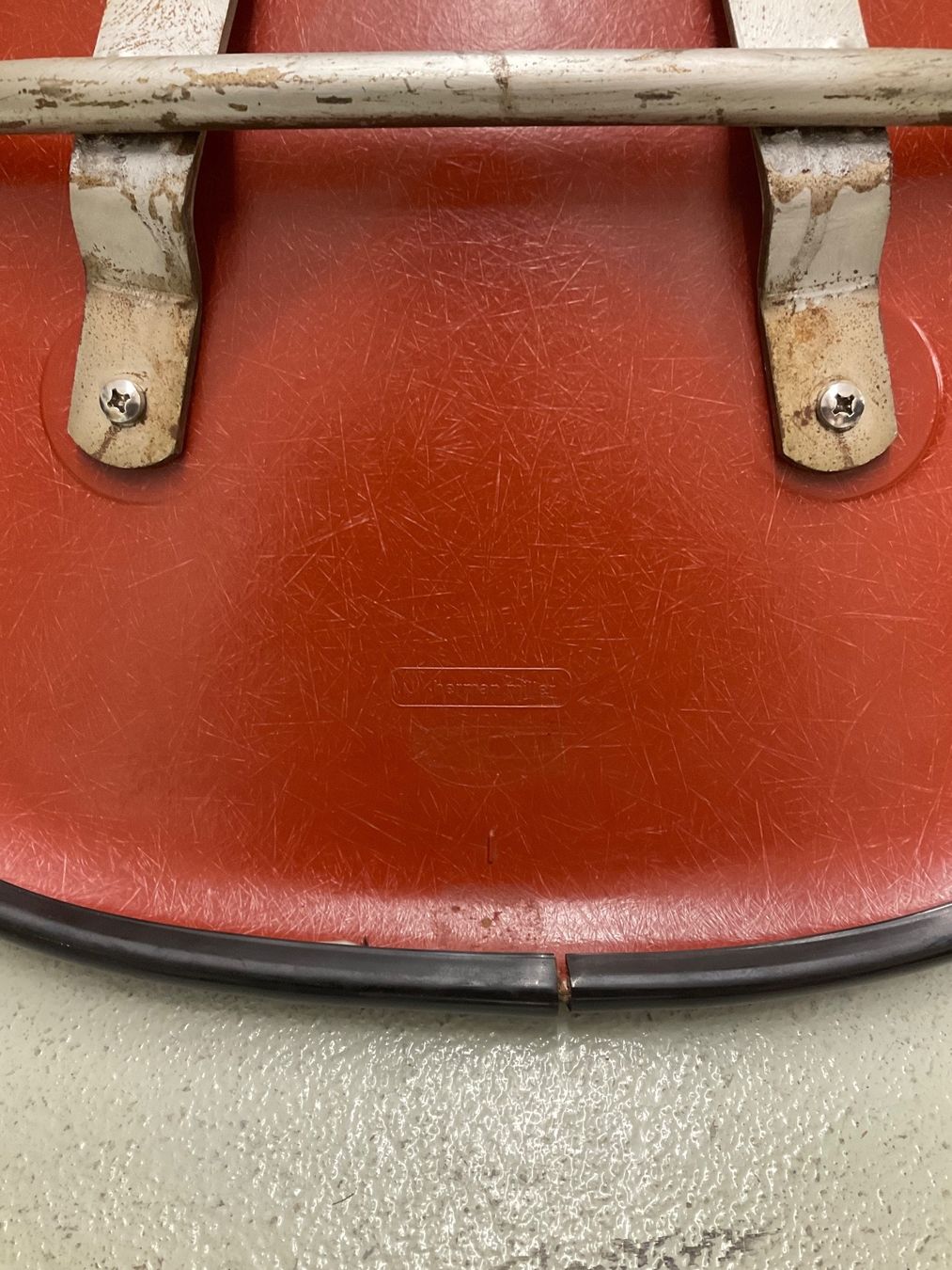 Vitra Stühle: Original Eames Fiberglass Sidechair von Vitra DSS – Gebraucht aus Zürich von vintage_design_sale 6