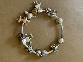 Pandora Armreif mit 13 Charms, 21cm