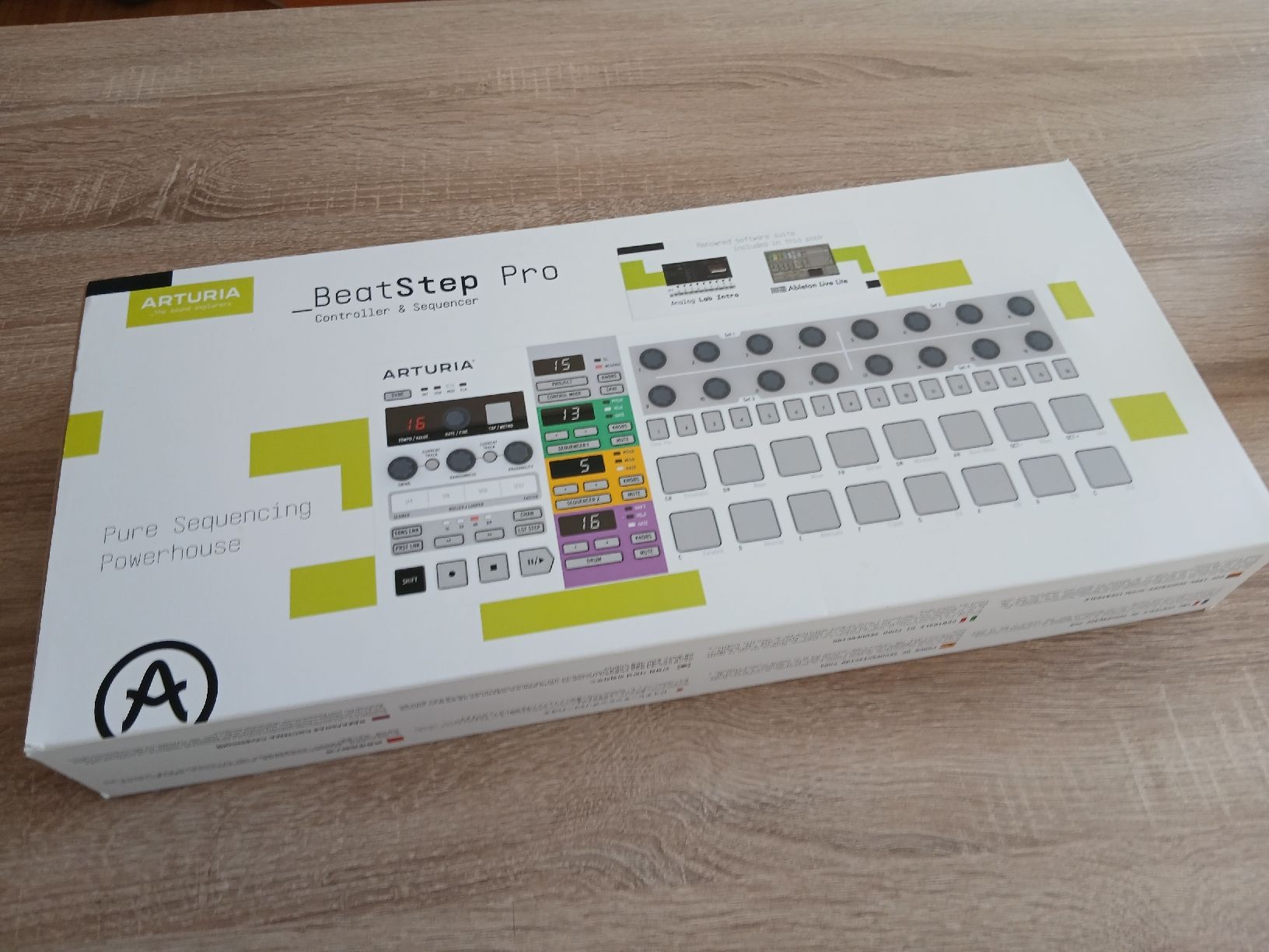 Arturia Strumenti musicali: Arturia BeatStep Pro Controller Sequencer – Nuovo (secondo la descrizione) da Othmarsingen venduto da Studio15 3