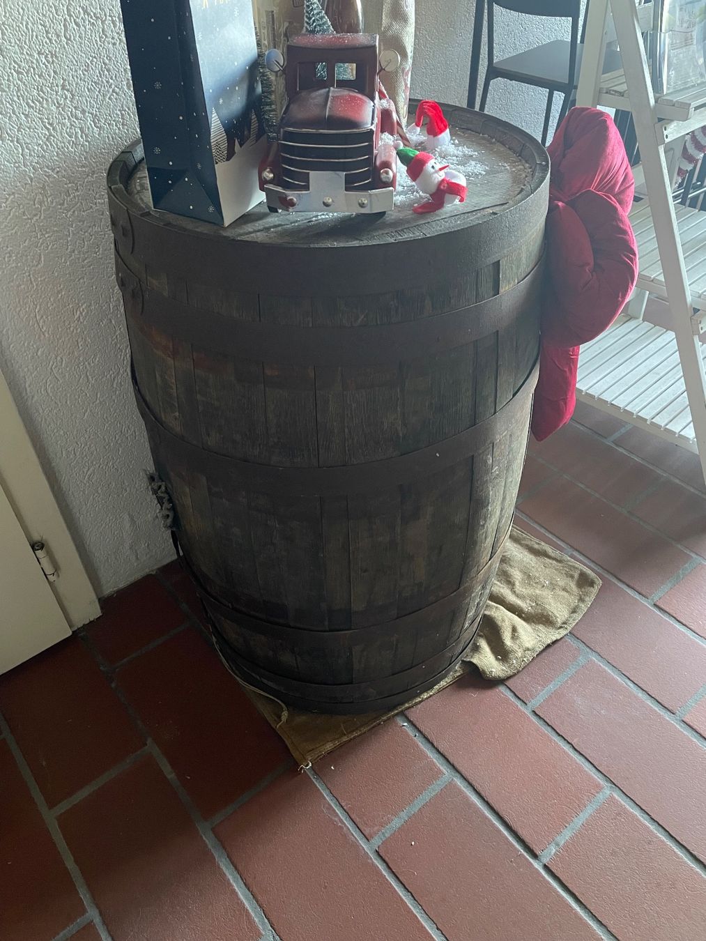 Accessoires: Altes Whiskyfass – D'occasion à Bösingen par larslunde86