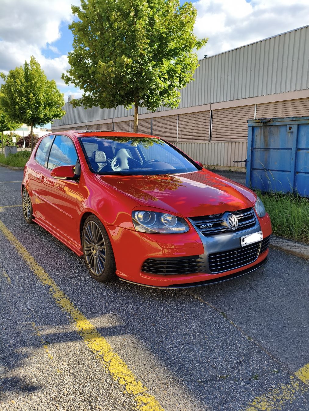 VW Automobili: Magnifique Golf 5 R32 – Usato da Vugelles venduto da Helimodel 3