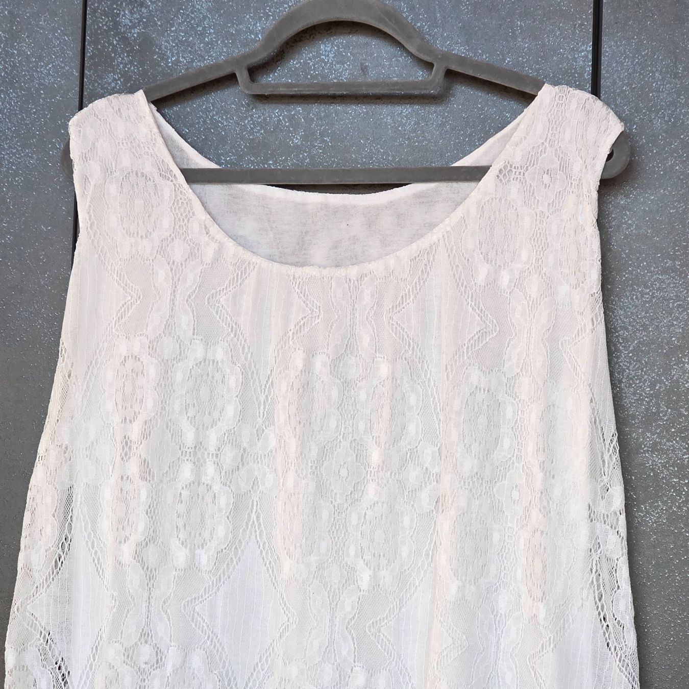 Top: 🐸 SPITZEN TOP WEISS L – Usato da Môtier (Vully) venduto da Frogs 2
