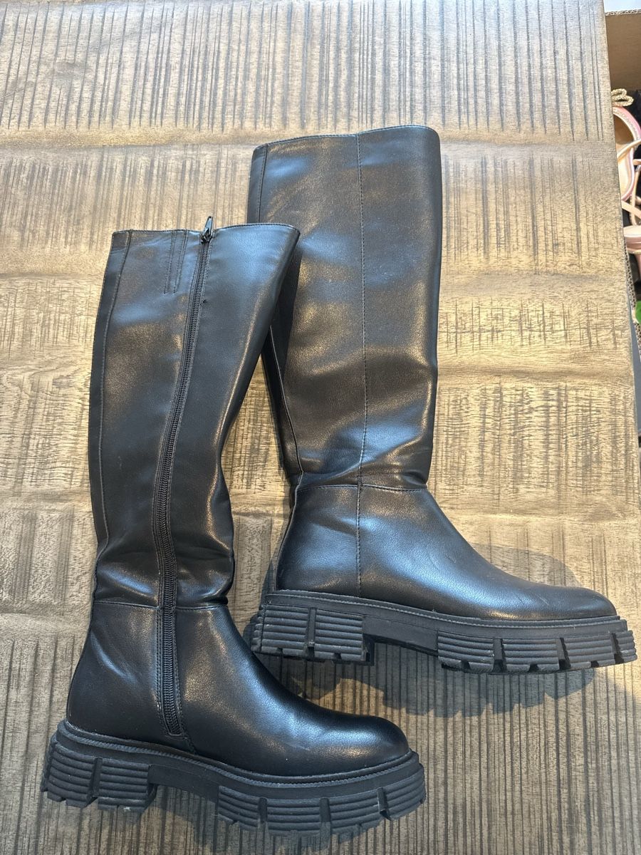 Scarpe da donna: Stiefel Schwarz Grösse 37 – Usato da Selzach venduto da romanstraumann 1