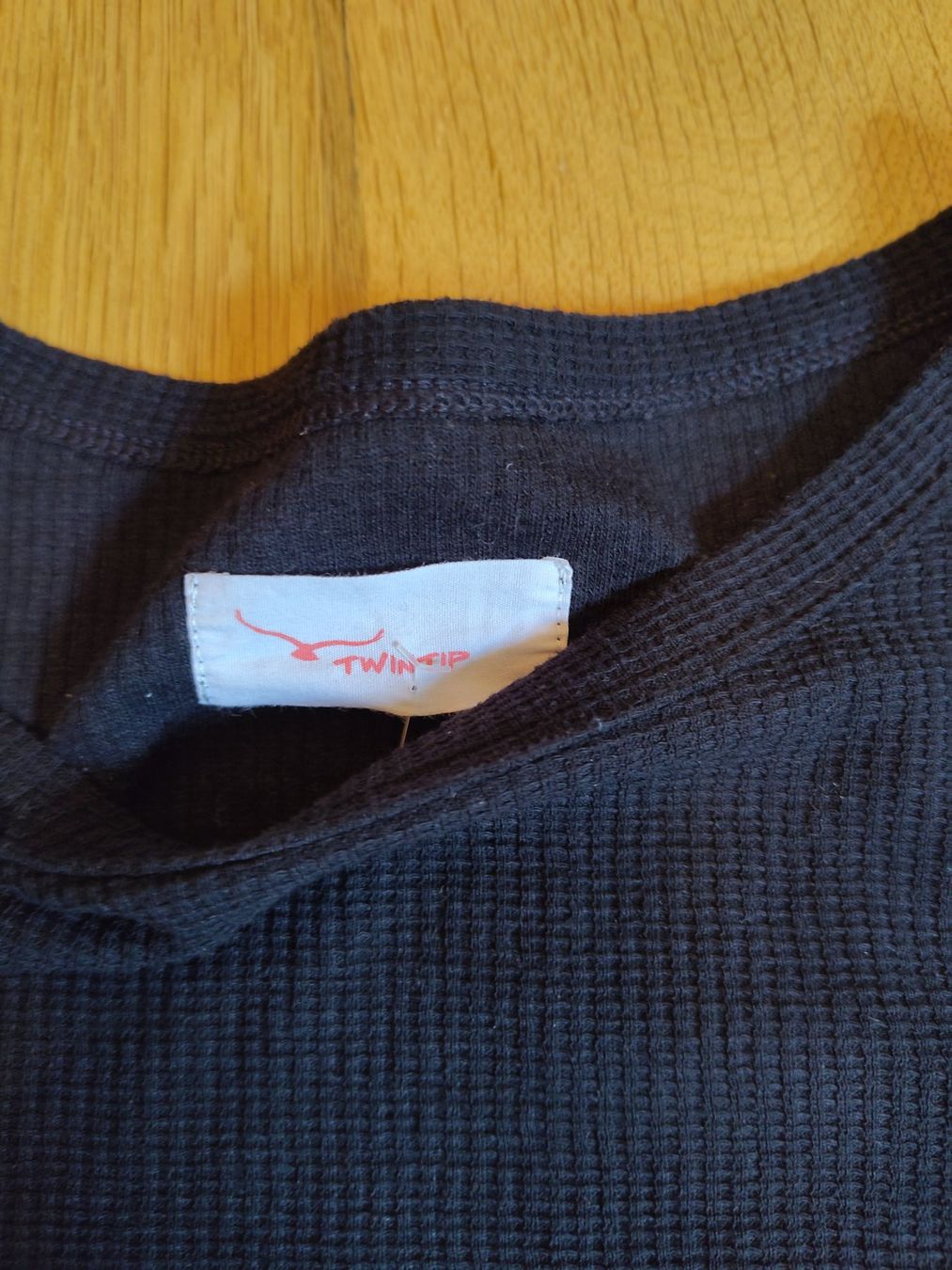 Pullover & Sweatshirts: dünner Pullover – Gebraucht aus Bern von Linii 1