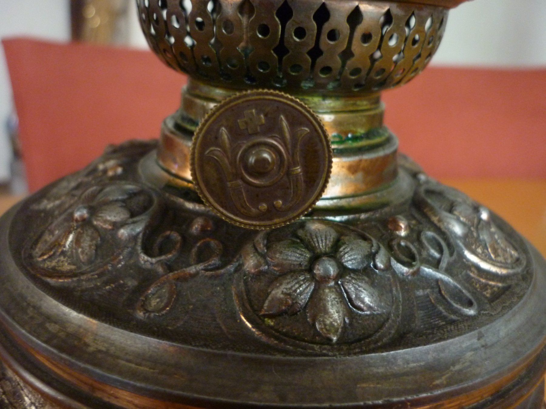Lampade: Edles Dekorative Grosse Messing Öllampe, – Usato da Zürich venduto da gallienus 3
