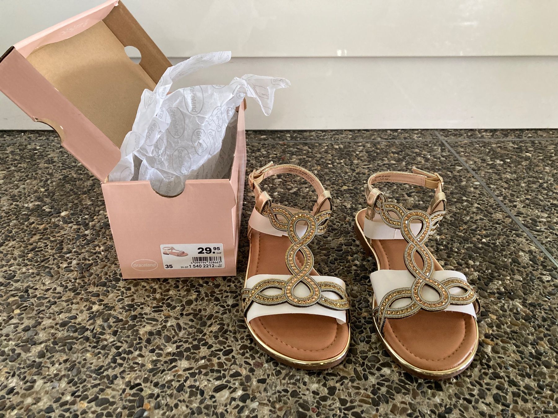 Scarpe per ragazze: Neue Sandalen Gold / Glitzer Gr. 35 – Nuovo e nell'imballaggio originale da Aetingen venduto da Nadinsky