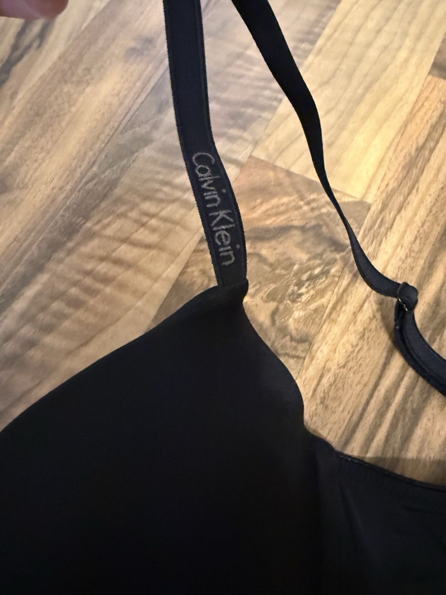 Calvin Klein Sonstige Unterwäsche: Calvin Klein BH schwarz Grösse 70D, 32D – Gebraucht aus Udligenswil von mp9_f7jr 1