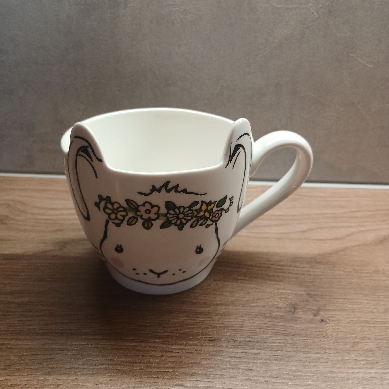 Tazze: Süsser Hasen-Becher mit Blumenkranz – Usato da Rapperswil SG venduto da Danii008