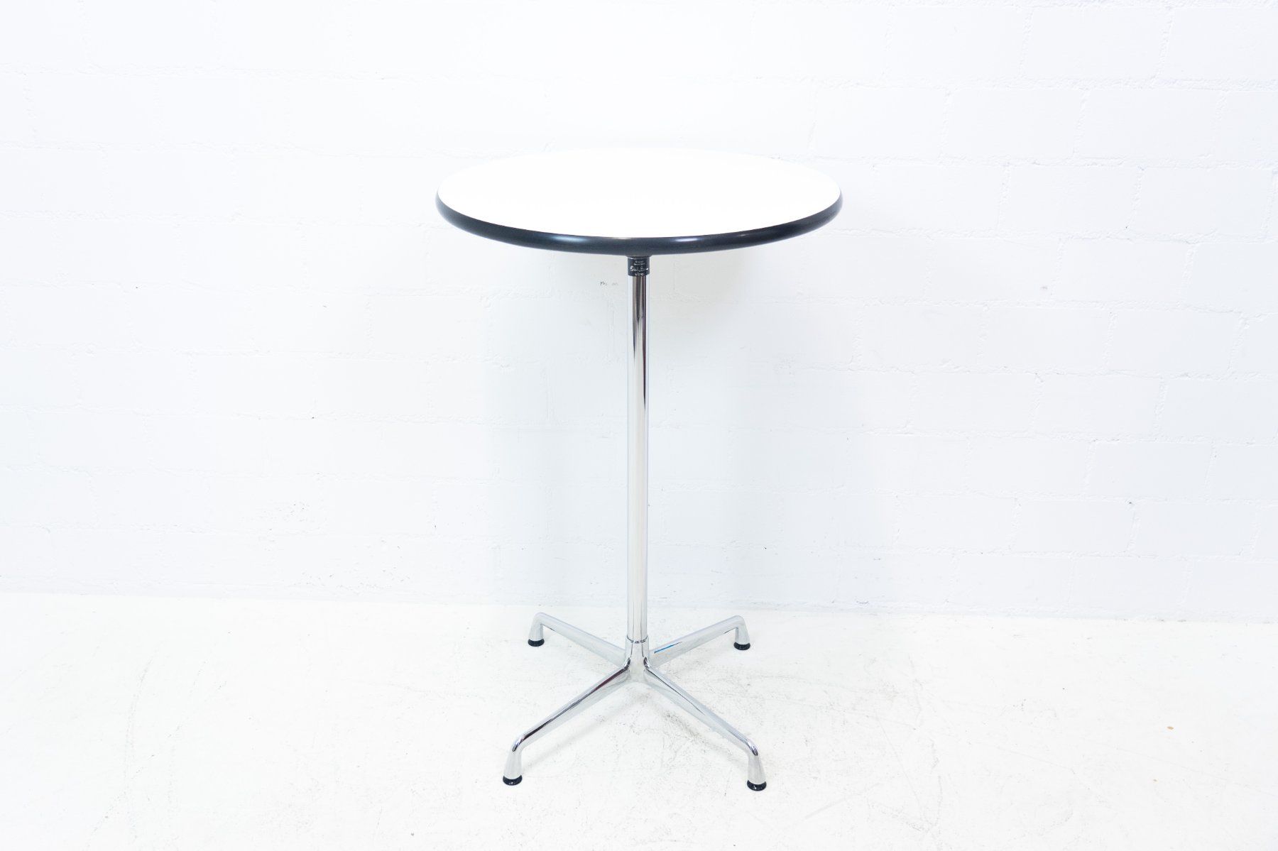 Vitra Tavoli: Vitra Eames Contract Table High - Lieferung möglich – Usato da Schaffhausen venduto da Studio-Ara 3