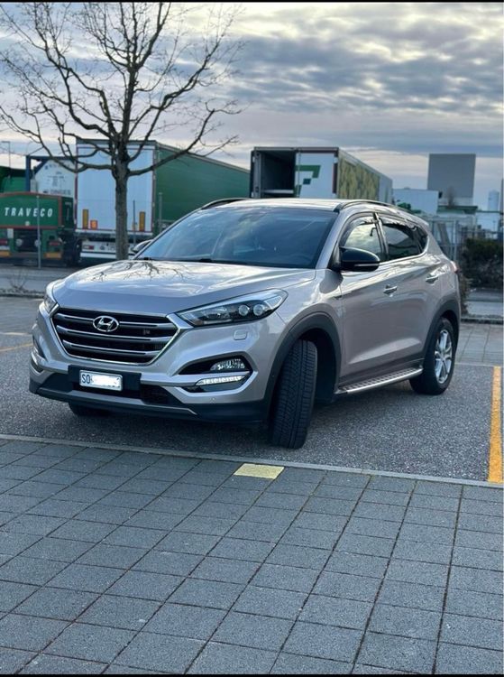 Hyundai Tucson *Vertex* 2.0 CRDI Top-Fahrzeug.