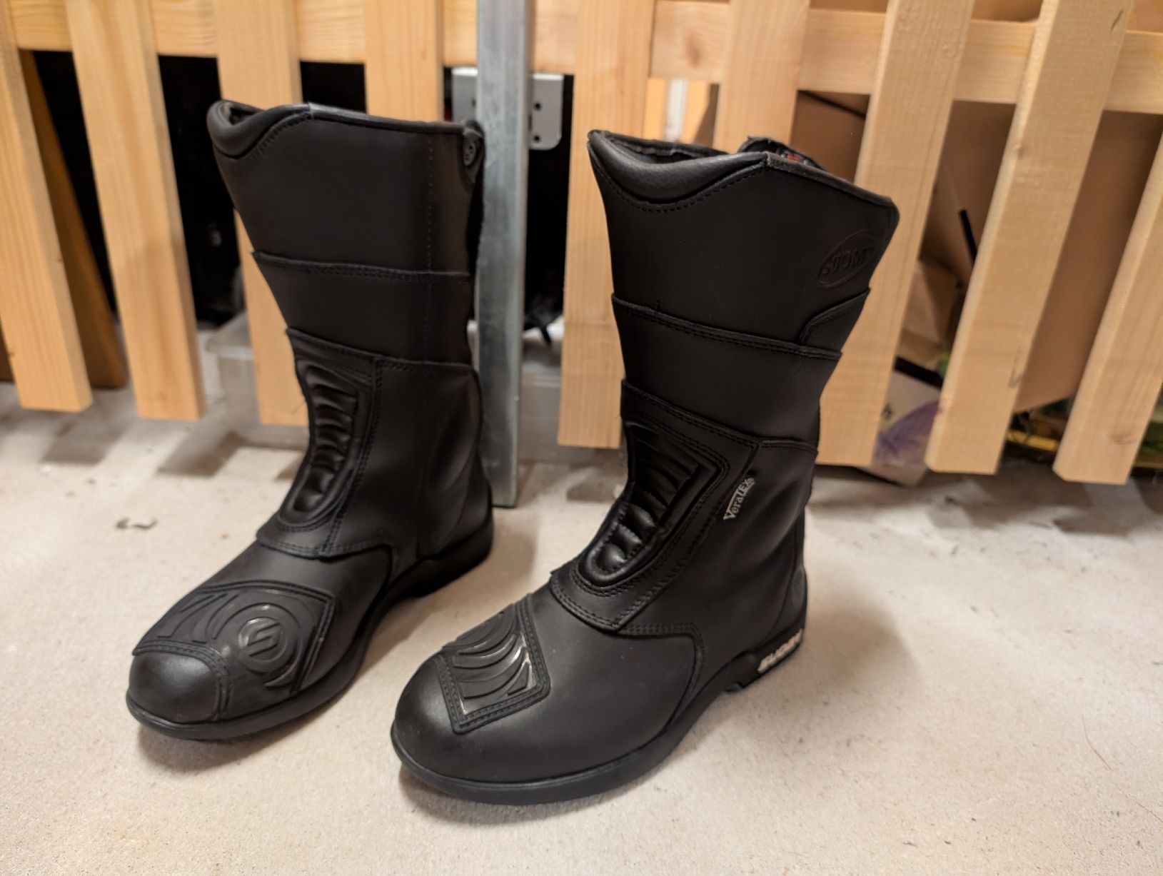 Damenschuhe: Damen Motorradstiefel Suomi Gr 38 – Gebraucht aus Zürich von the.baconing 1