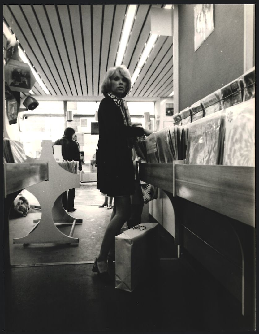 Fotografie & Manifesti: Fotografie Schauspielerin Mireille Darc  – Usato da Berlin venduto da bartko-reher