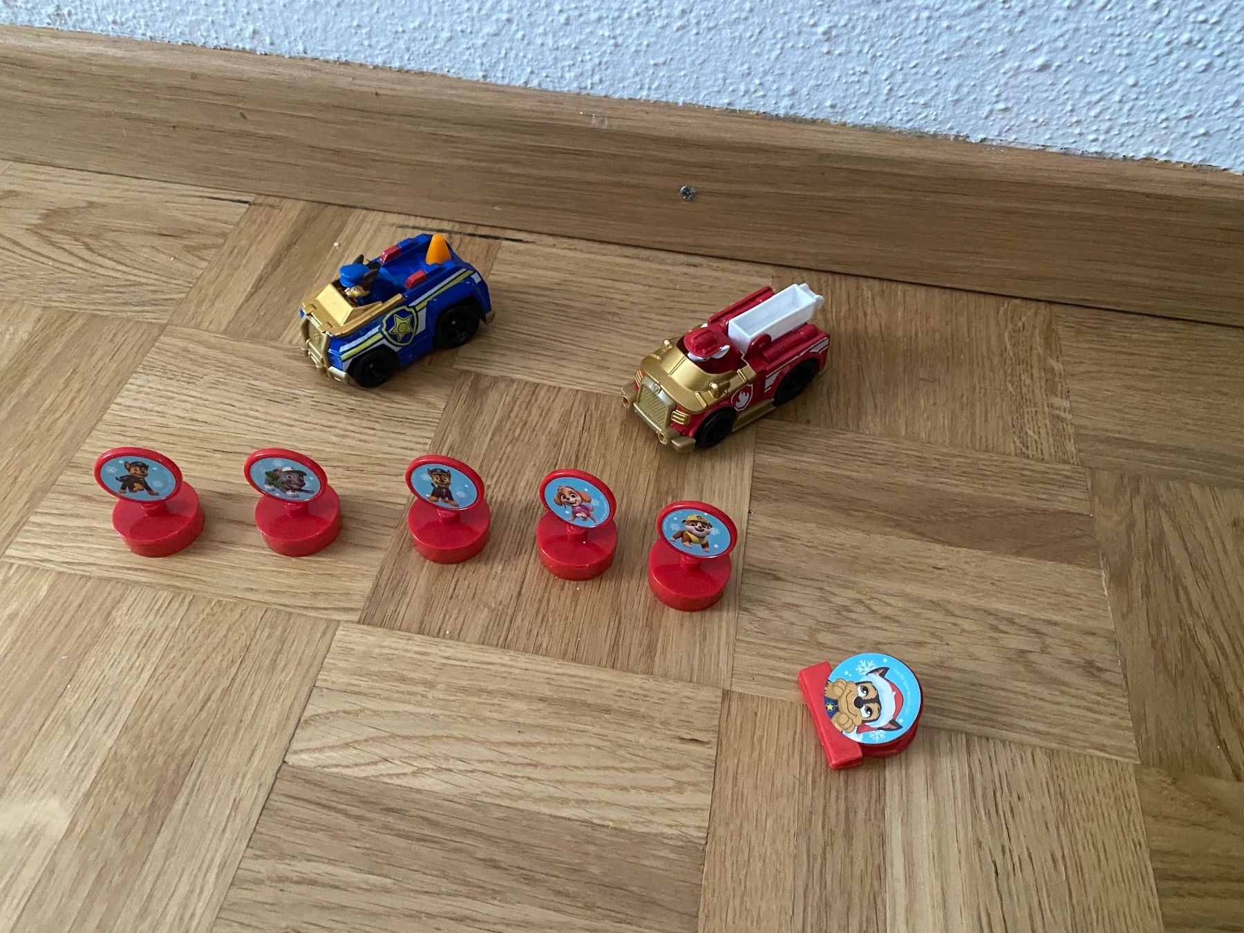 Spielzeuge: Paw Patrol Stempel mit 2 Autos – Gebraucht aus Zürich von MaSte 2