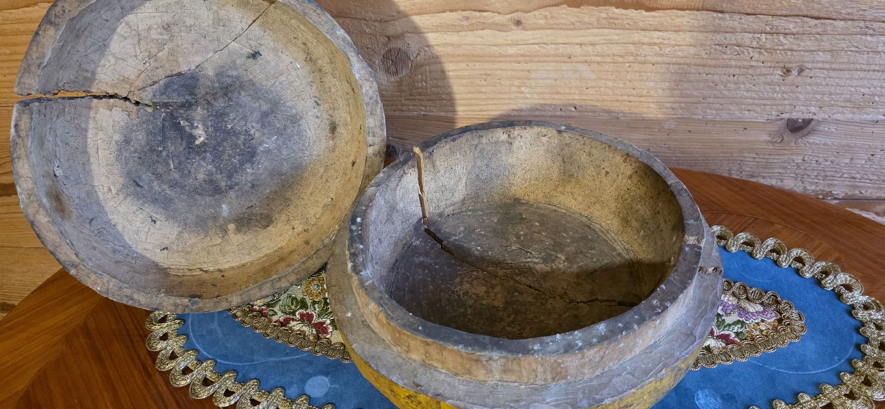Figuren: Antike Kunstvolle Yoruba Ritual Schale – Gebraucht aus Wolfhalden von Nati-Nati 4
