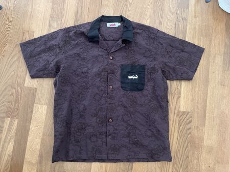 Hemd braun bestickt Kragen Grösse XL neuwertig