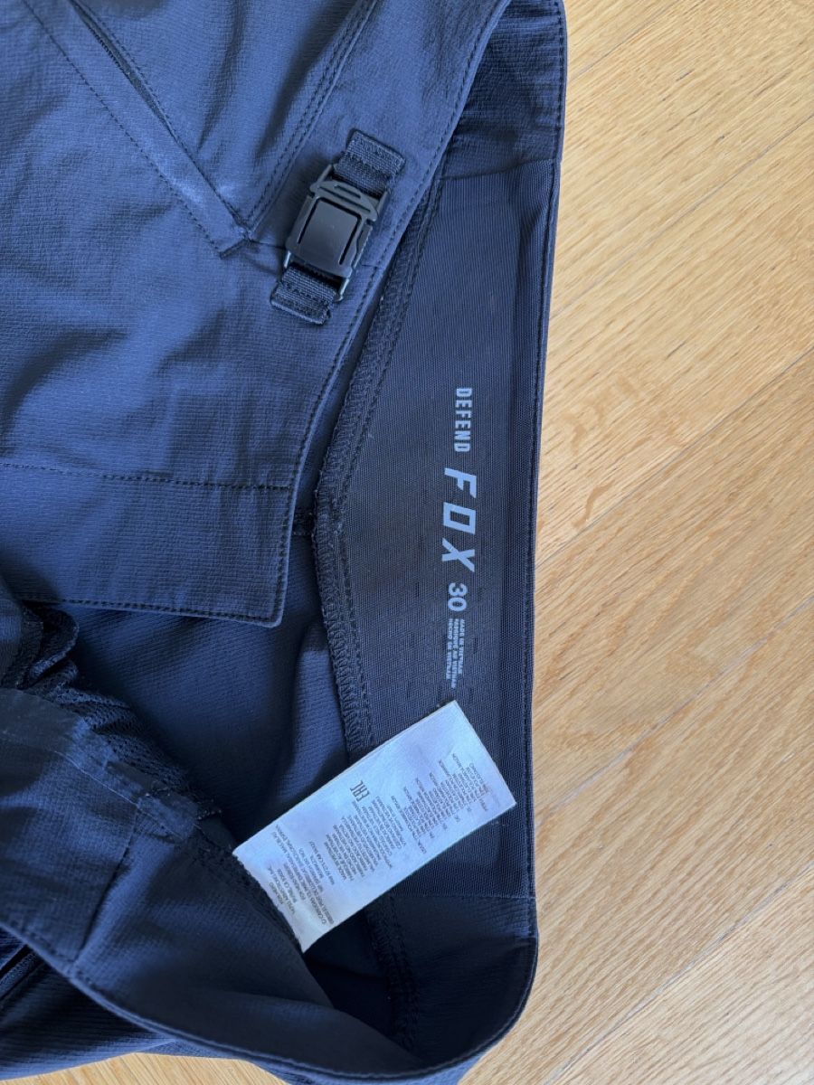 Fox Pantalons: Fox  Enduro Racing Pants Defend Size 30 Black – D'occasion à Zürich par ebernal 3
