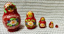 Schöne Babuschka, handgemalt, 5tlg