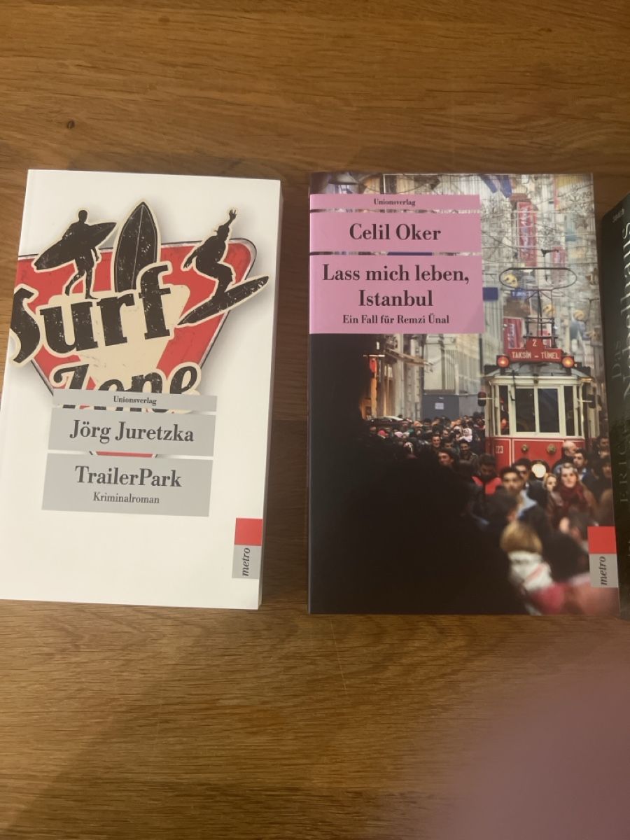 Livres: 4 Kriminalromane ungelesen  – Neuf avec emballage d'origine à Uznach par Apuutze 1