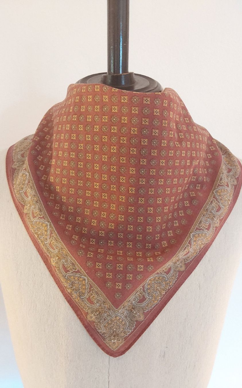 Foulards, Tücher & Schals: Baumwolltuch quadratisch braun – Gebraucht aus Köniz von scopello12