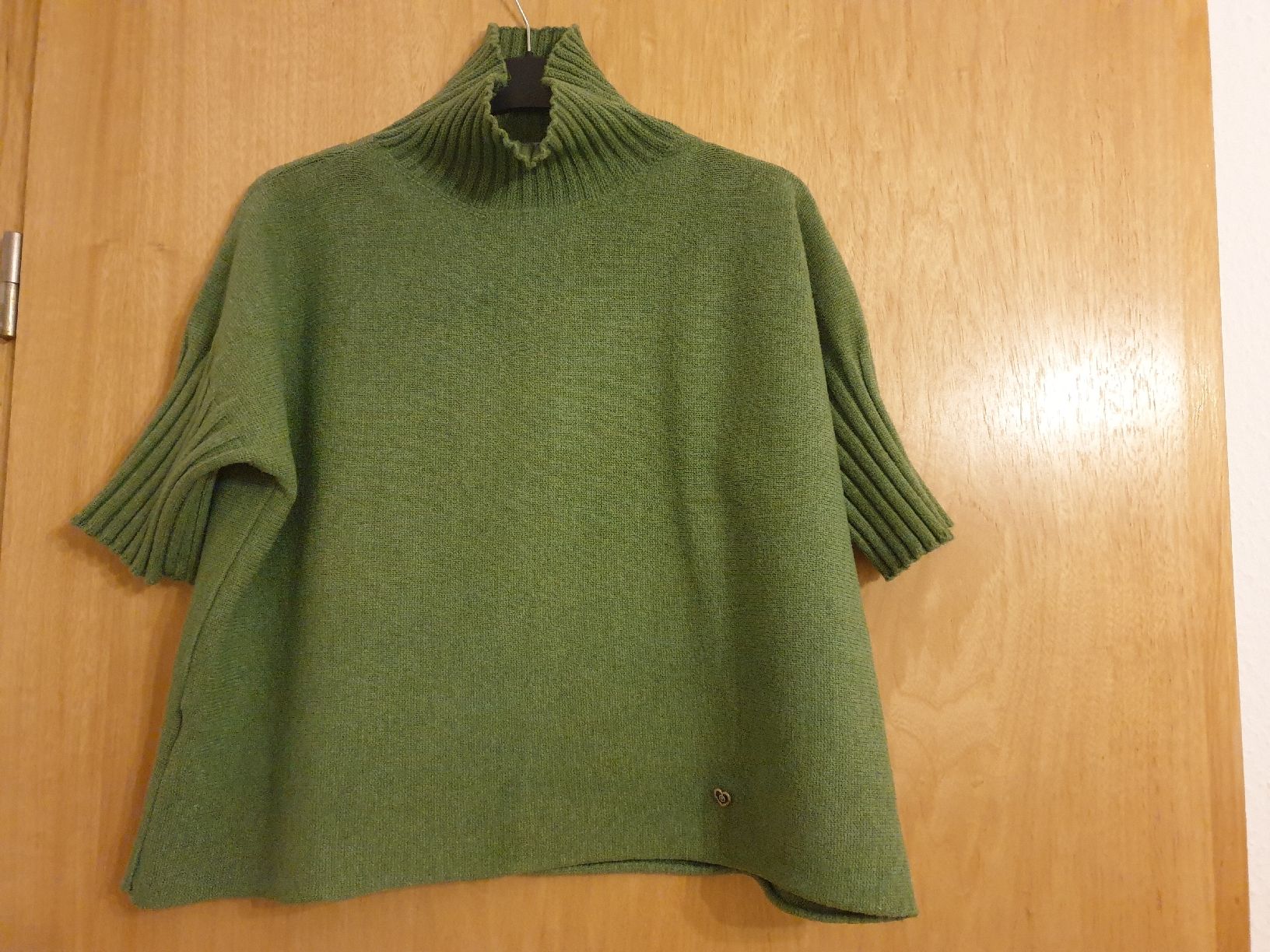 Maglioni & Felpe: Pull, 38, PLEASE vert , col montant, viscose, polyester – Usato da Neuchâtel venduto da Verenas12 1