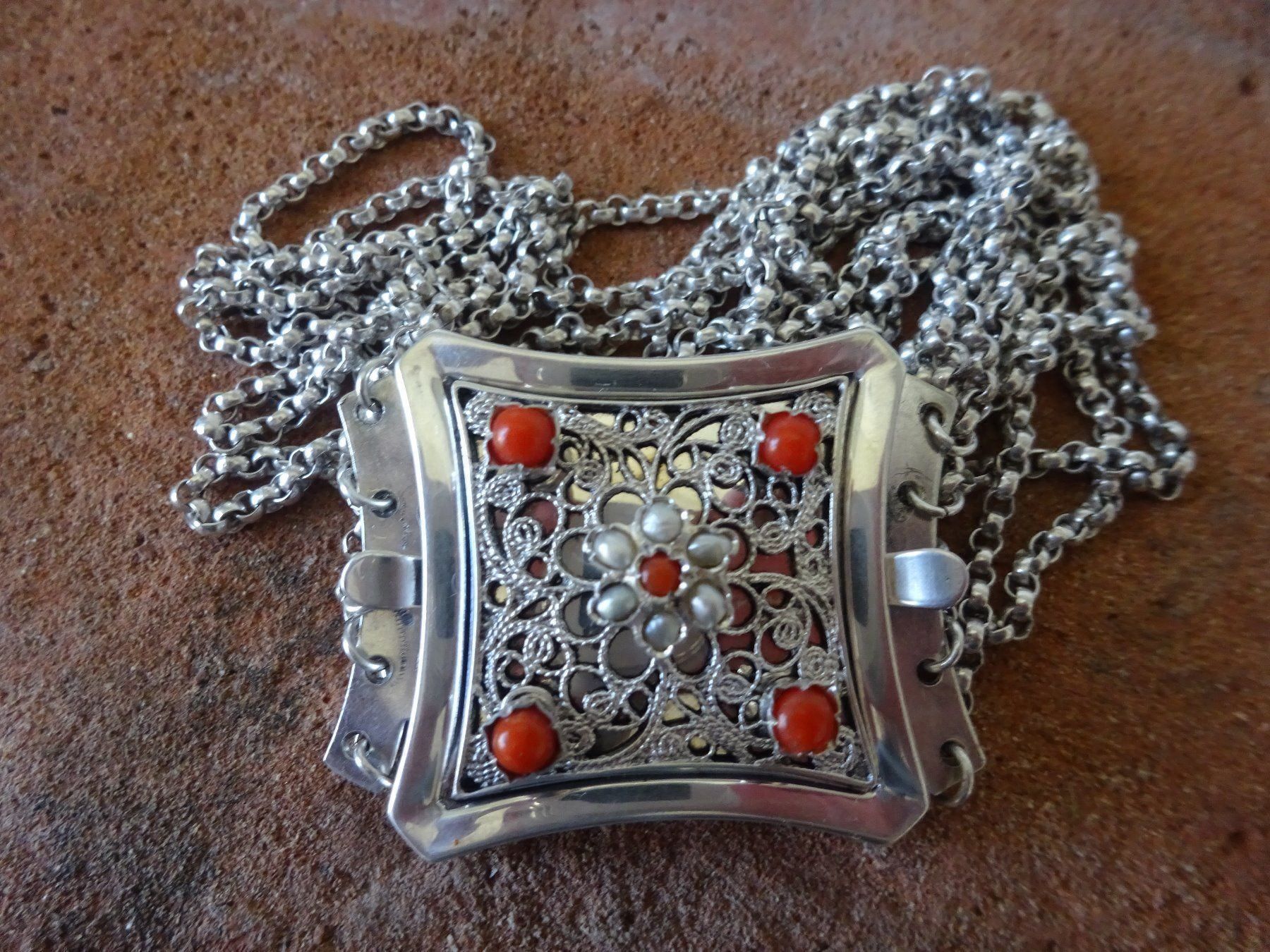 Ketten: Halsband Saatperlen / 835 S Dirndl Bayern – Gebraucht aus Esslingen von FetteSchnecke 1