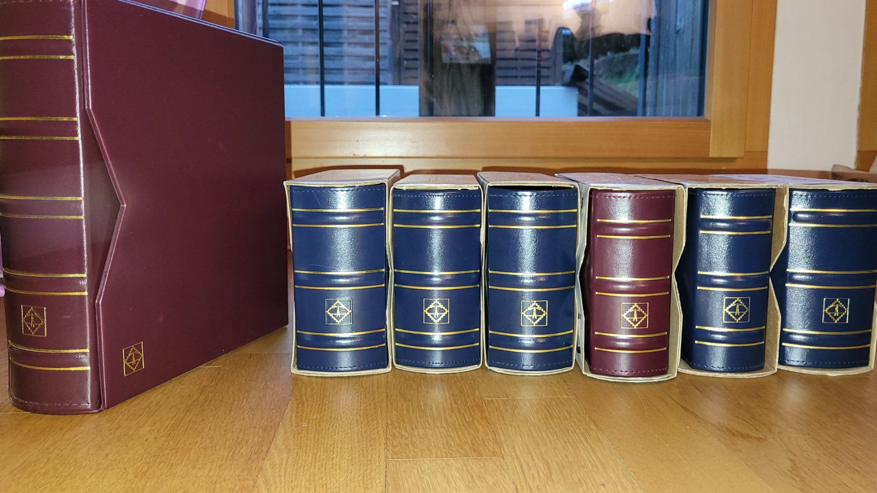 Tutti i francobolli: Leuchtturm Briefmarkenalben – Nuovo (secondo la descrizione) da Bäriswil BE venduto da mimi.86