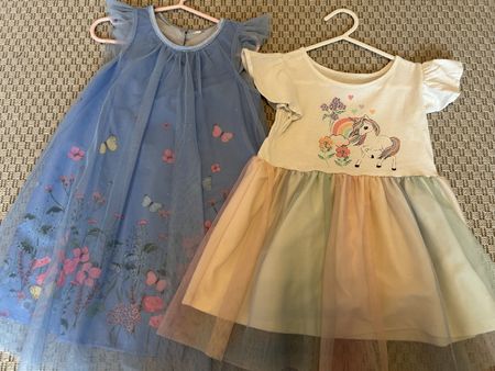 Kinderkleider Mädchen 2 Stk. blau mit Schmetterlingen & bunt