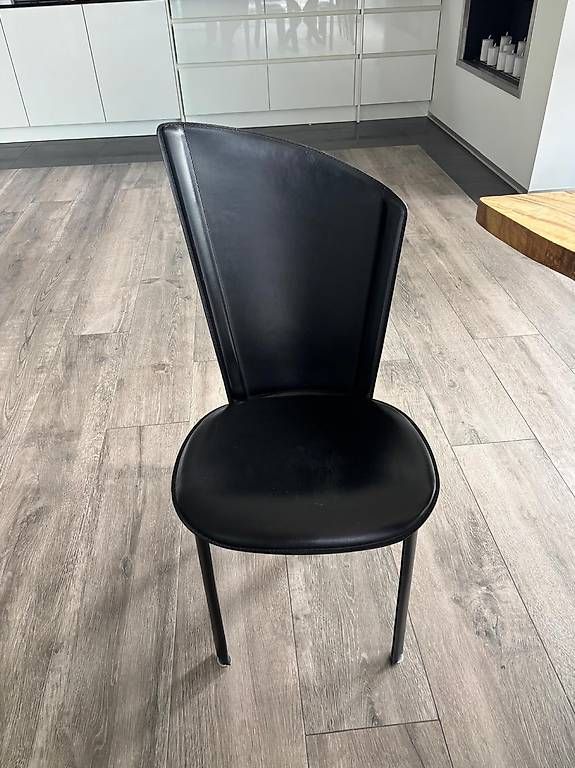 Chaises: Leder Stühle  – D'occasion à Fürigen par Dkneu 1
