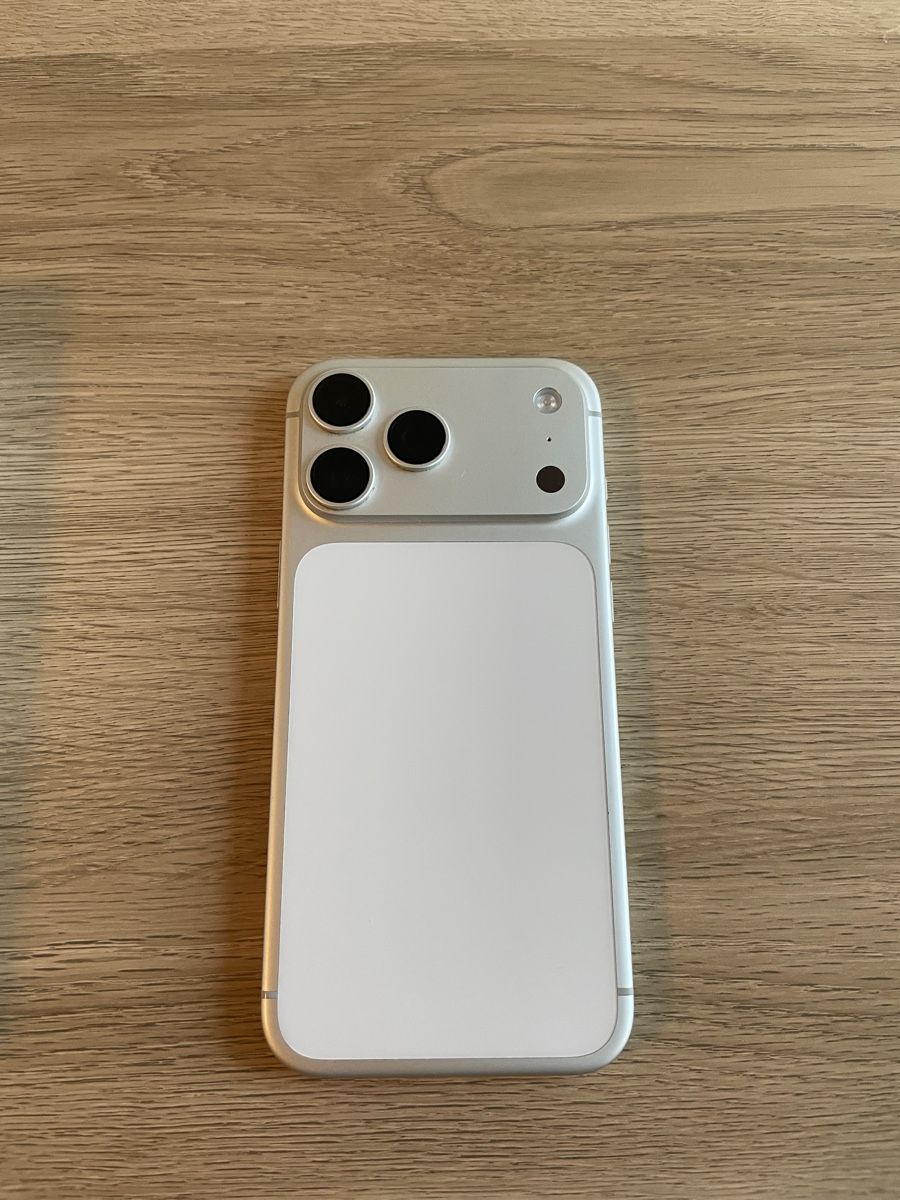 Apple Portables: Apple iPhone 17 Pro Max 256 GB Silver – D'occasion à Zürich par jeree97 1