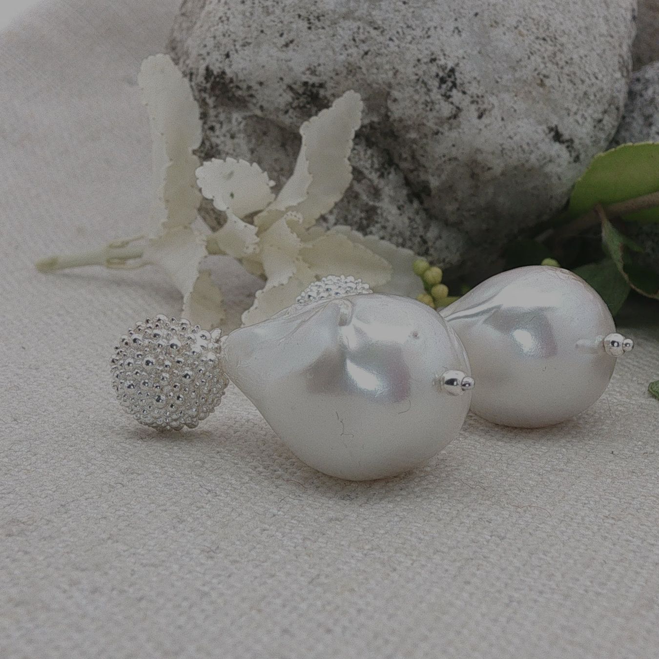 Olga Ribler Boucles d'oreille: Statement Ohrstecker mit Barock Perlen Silber 925 – Neuf (Voir description) à Luzern par Schmuckoutlet 5