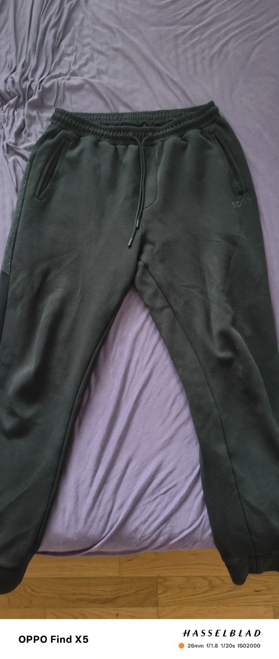 Hugo Boss Pantaloni: Originale BOSS Trainer Hose Damen Grösse L – Usato da Unterentfelden venduto da igs_nj72