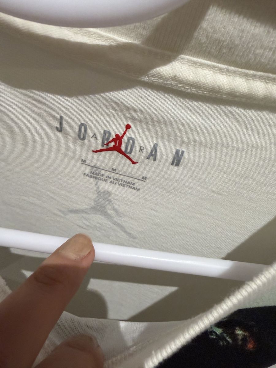 Jordan T-Shirts: T Shirt Jordan – Gebraucht aus Bassersdorf von kri_dn6m 1