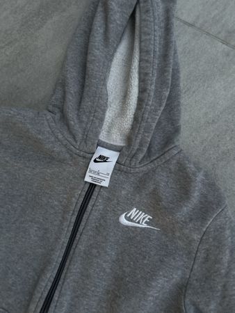 Kinder Hoodie Nike grau Grösse 128 guter Zustand