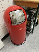 Wesco Pushboy Abfalleimer Rot