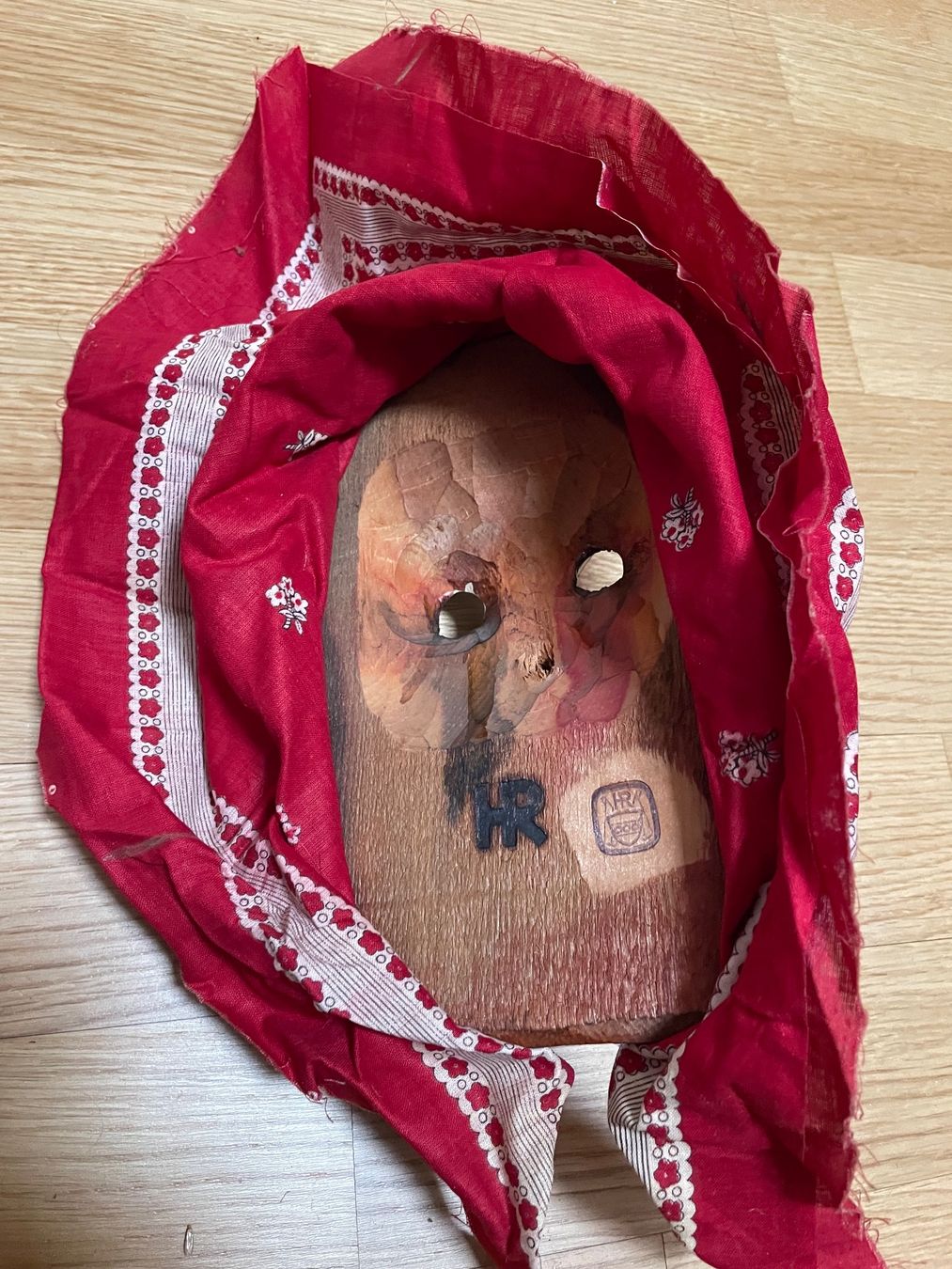 Masken: Alte, handgeschnitzte, Holz-Maske mit Tuch – Neu (gemäss Beschreibung) aus Wangs von ewabaso 2