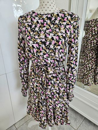 Kleid Grösse 36 / M  von Only mit Rosenmuster