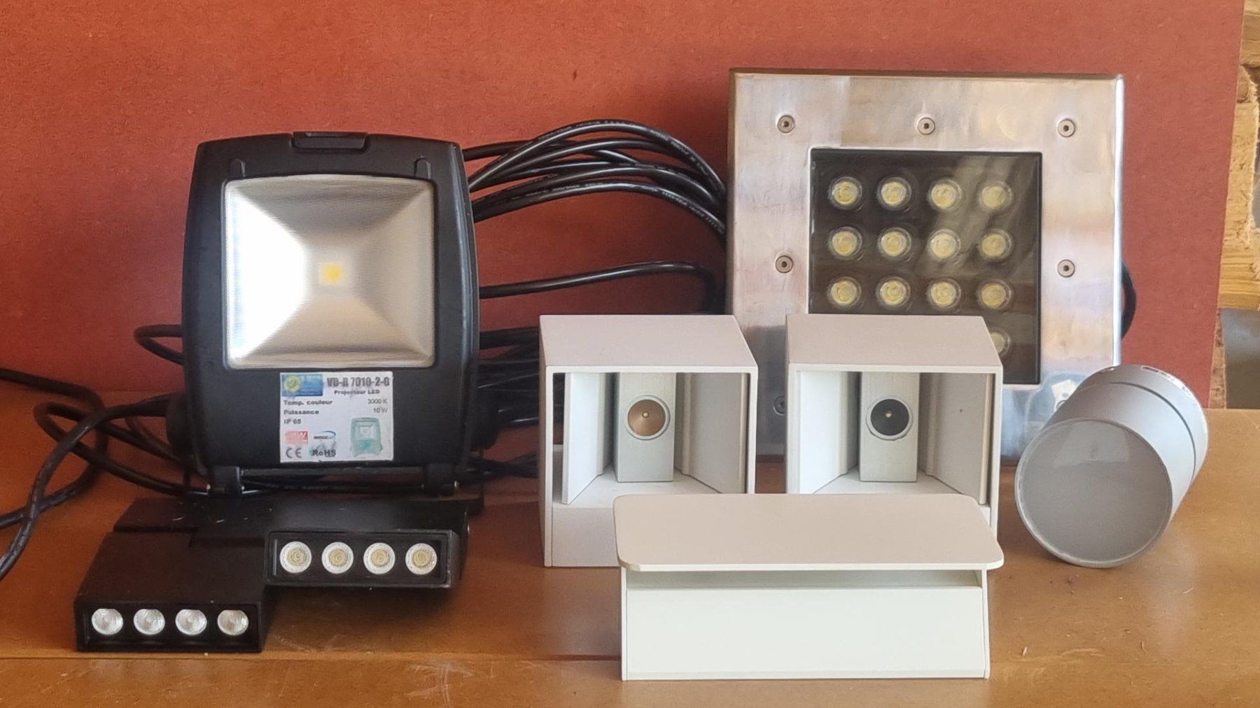 Lampade: 7 LED-Lampen / 7 lampes – Usato da Collonges venduto da arashee