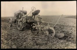 Fotografie Stock-Motopflug, Tracktor, Fe