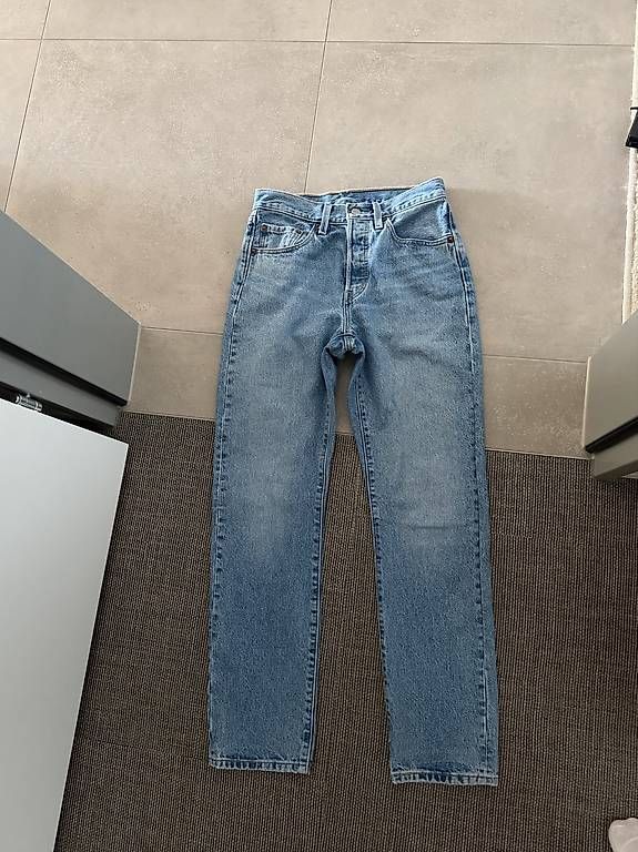 Jeans: Levi's Jeans blau 501 – Gebraucht aus Märstetten von sha_9p7c