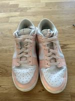 Nike Dunk Low Sneaker rosa weiss Grösse 37.5 getragen