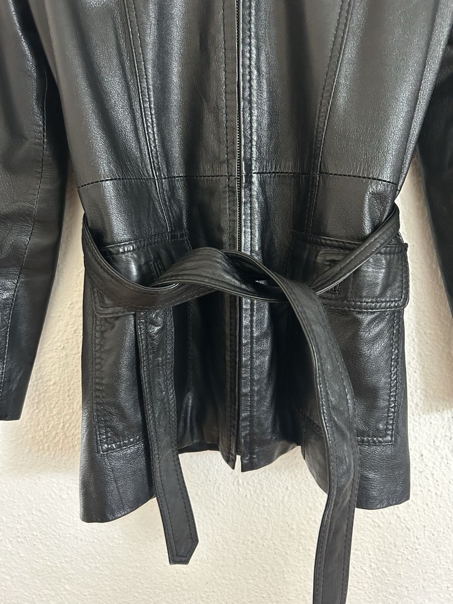 Mango Giacche: Mango MNG Echtleder Mantel schwarz mit Gürtel, Gr. L – Usato da Nebikon venduto da icon.vintage 8