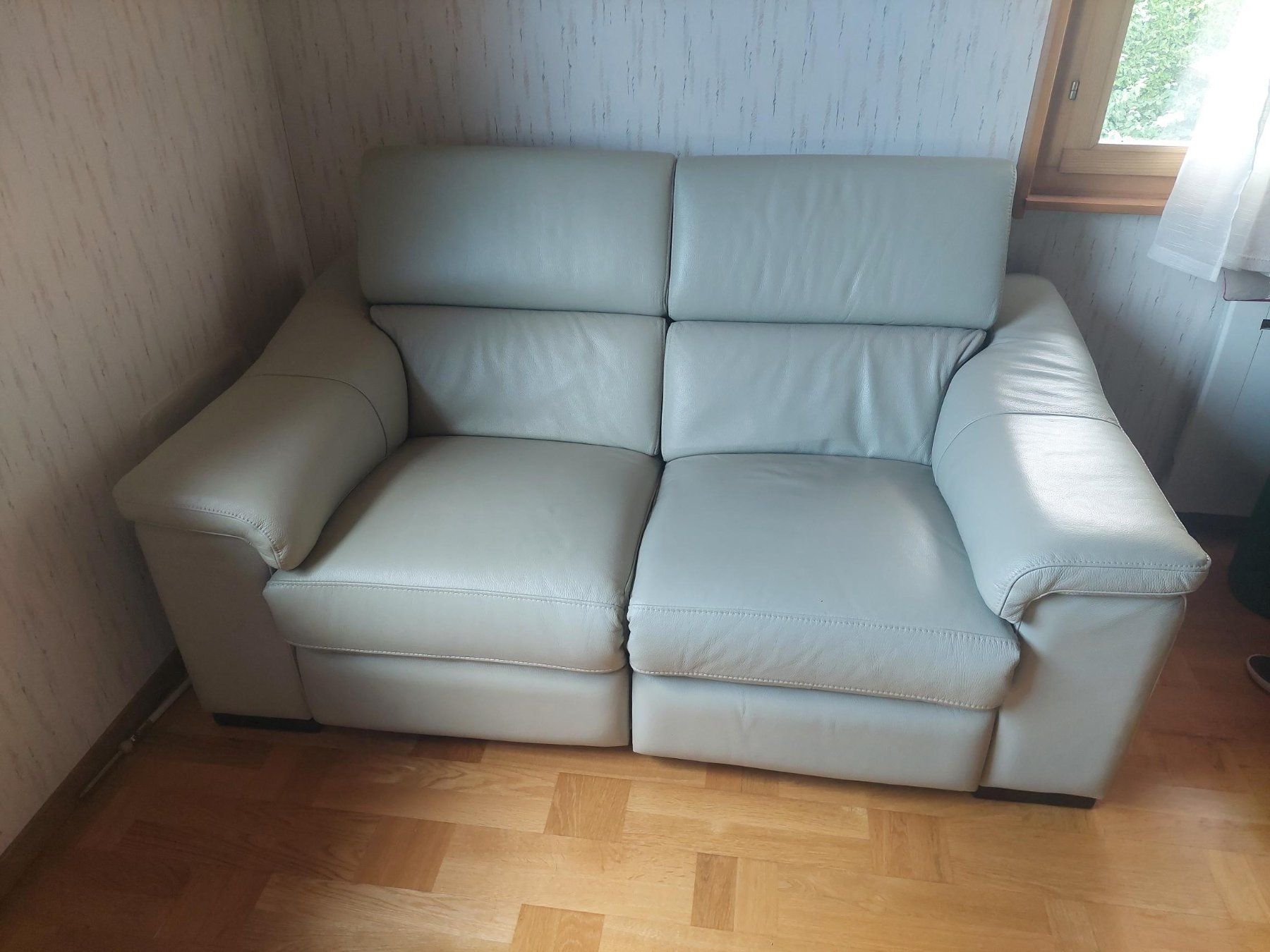 Divani: Canapé relax électrique – Nuovo (secondo la descrizione) da Genolier venduto da Ciuciu